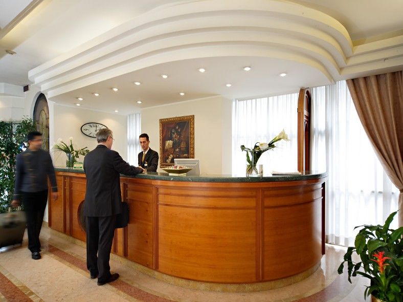 Hotel Mozart Milan Interior photo